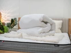 Pack Couette Tempérée 300 G/M2 + 2 Oreillers 60/60 CELESTE -Velvet Magasin pack couette temperee 300 gm2 2 oreillers 6060 celeste 6